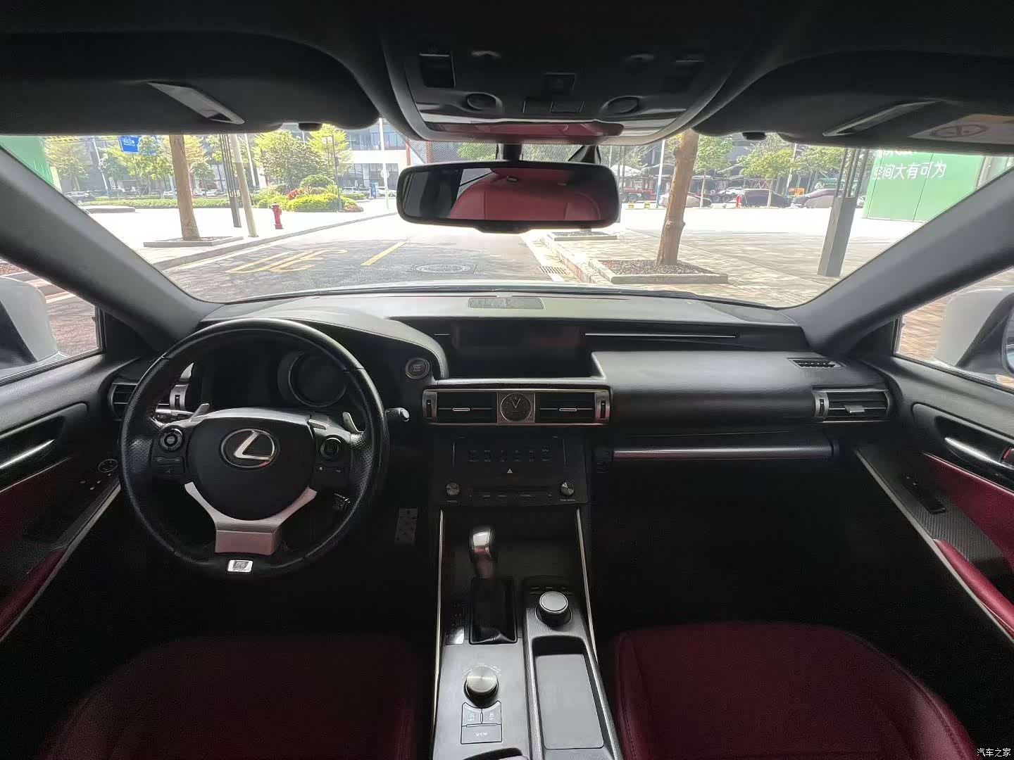 Lexus IS, 2016 8