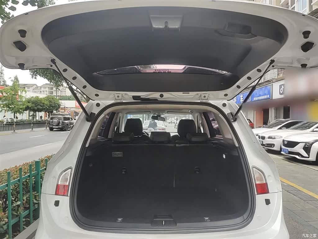 Wuling RS-5, 2020 19