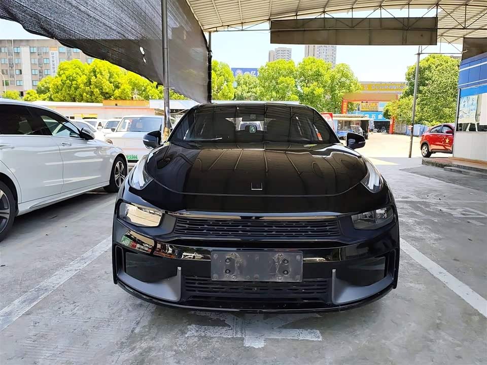 Lynk & Co 03