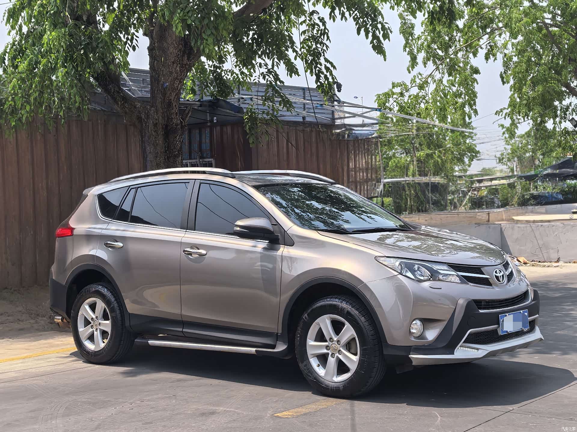 Toyota RAV4, 2014 3