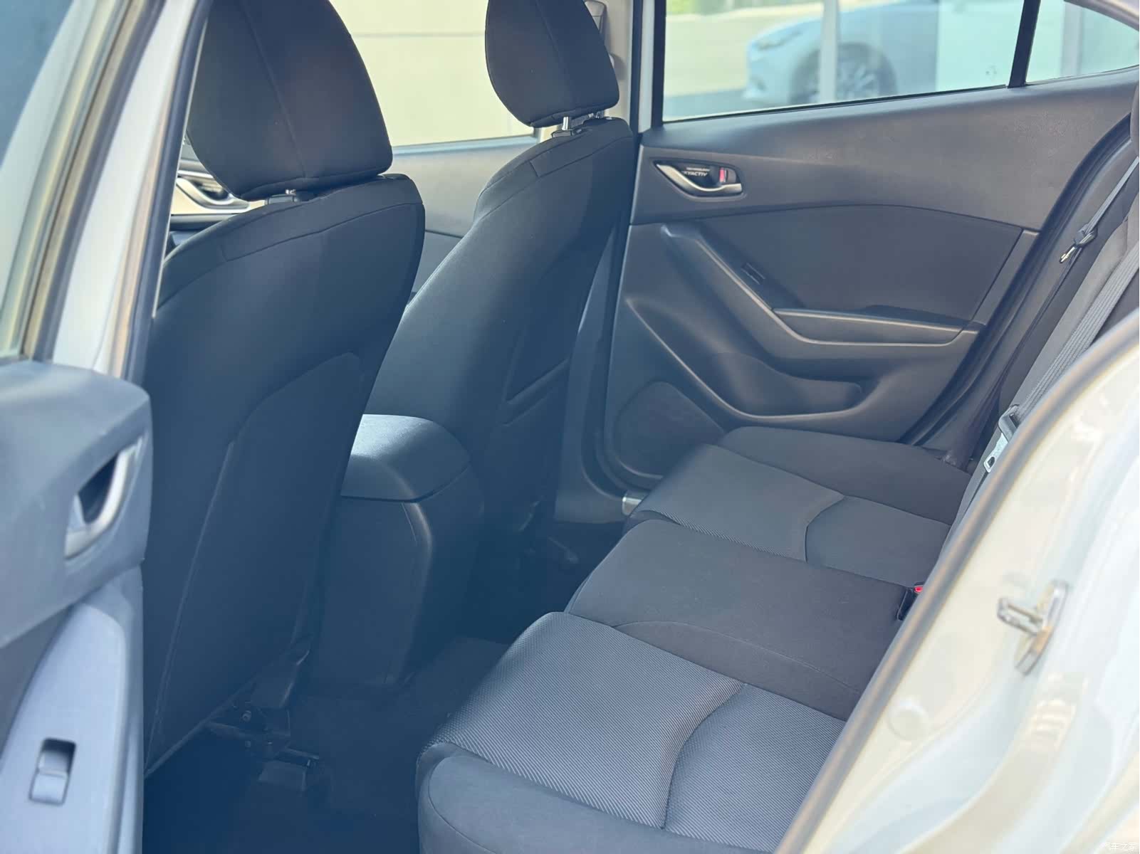 Mazda Mazda3, 2017 все фото