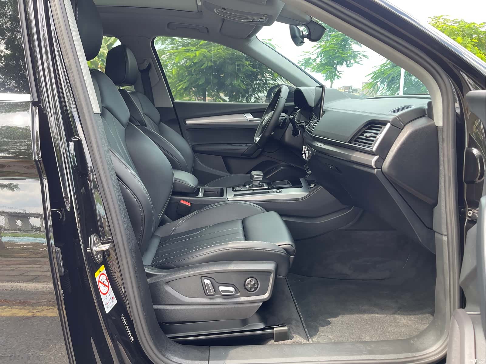 Audi Q5L, 2025 9