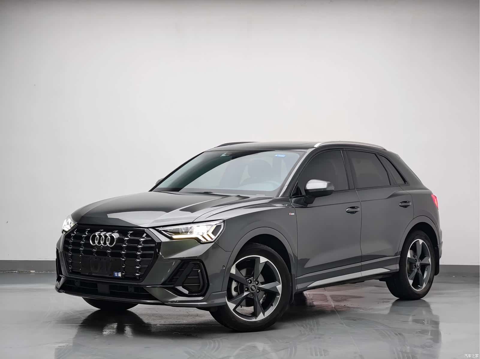 Audi Q3, 2023 1