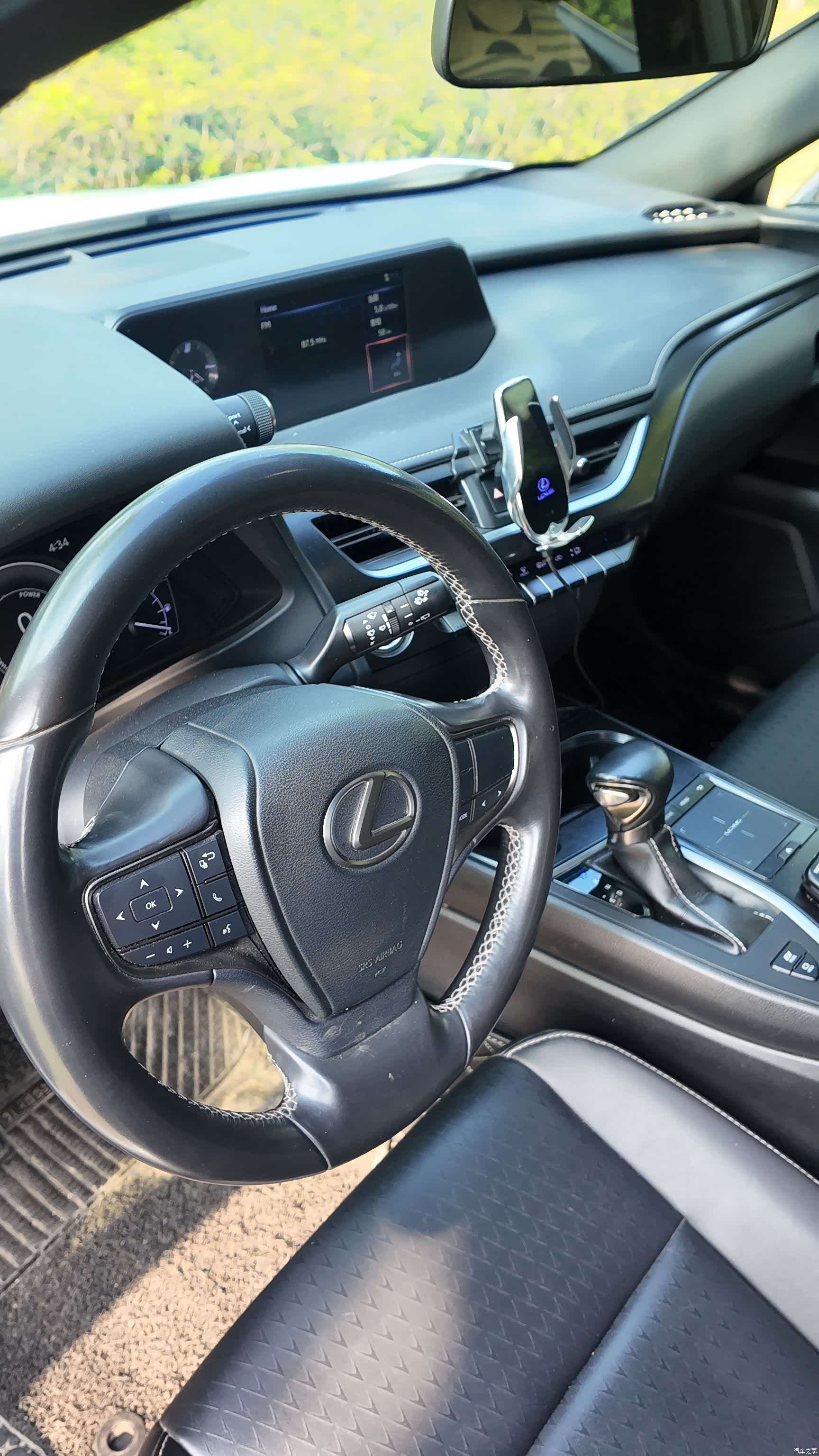 Lexus UX, 2019 49