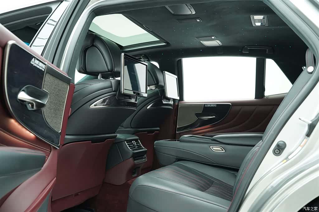 Lexus LS, 2018 13