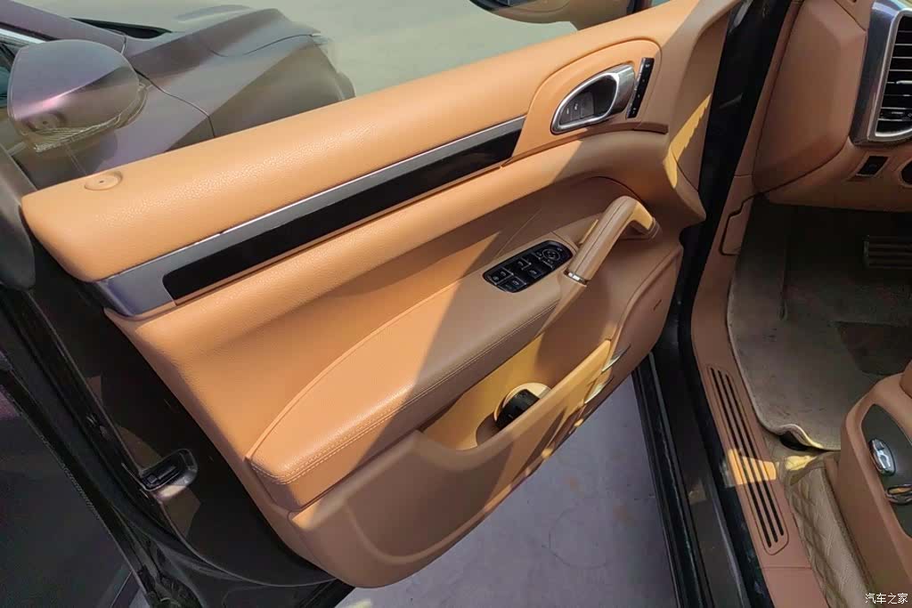 Porsche Cayenne, 2013 7
