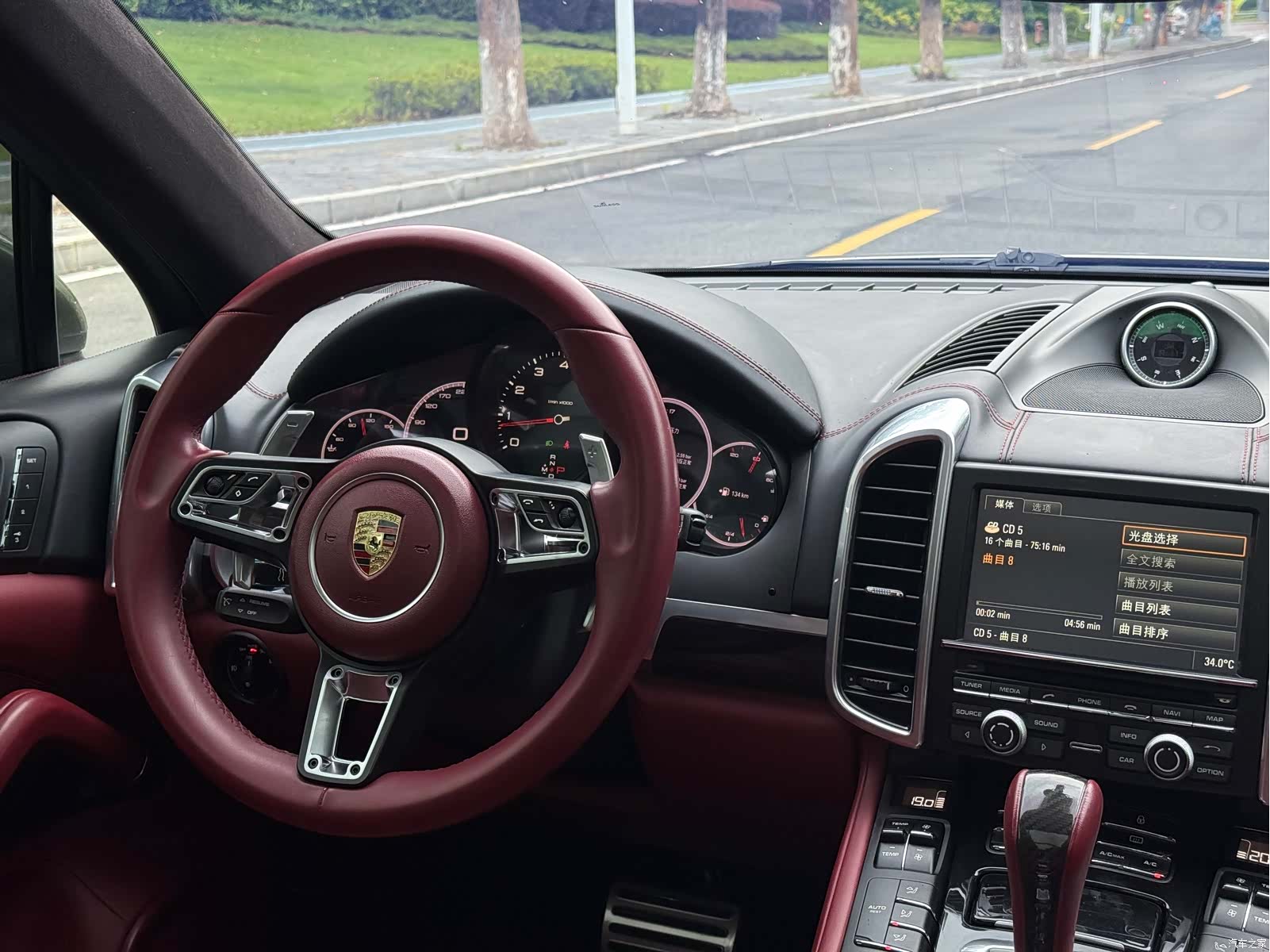 Porsche Cayenne, 2013 11