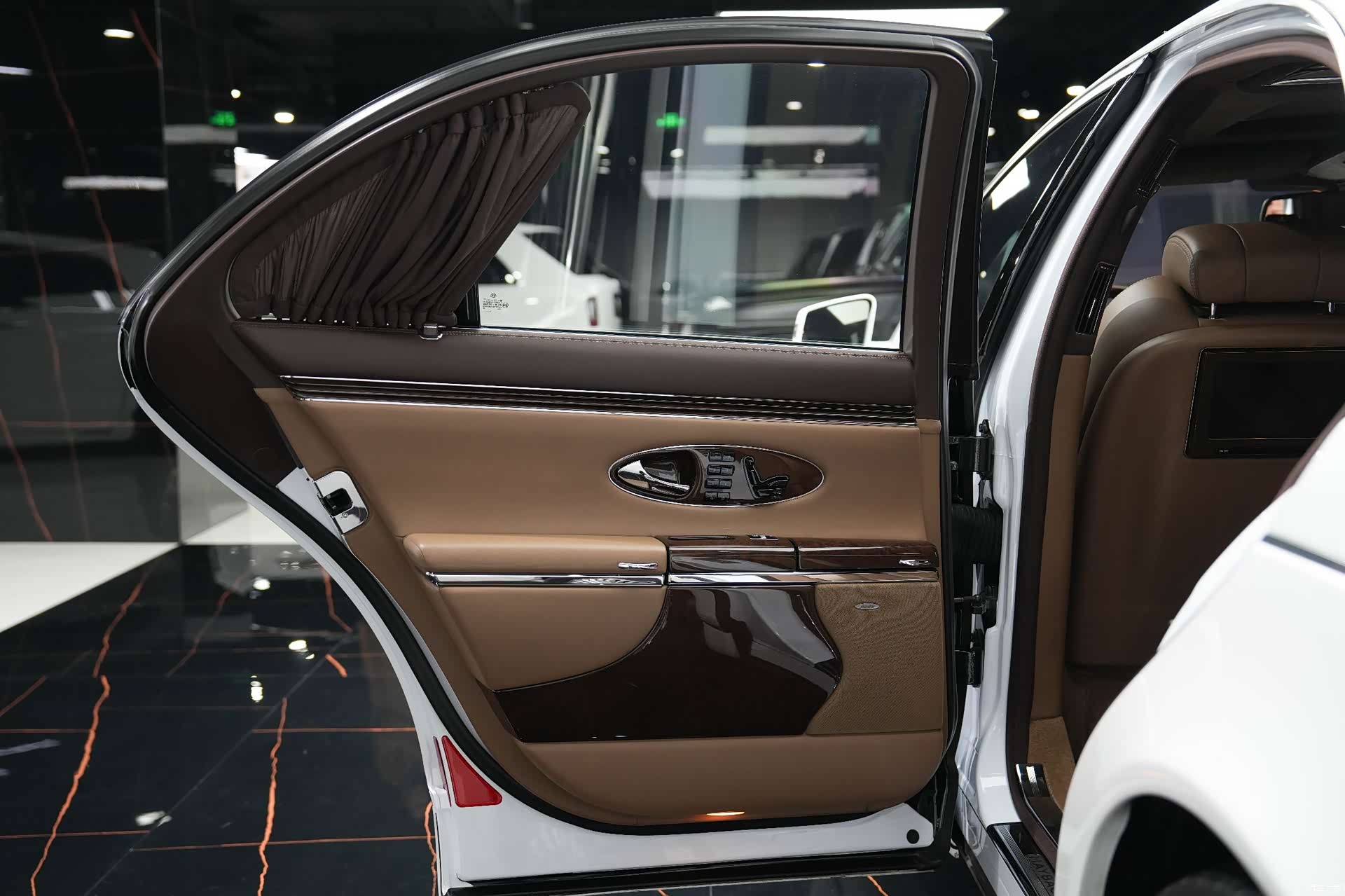 Maybach 57, 2012 12