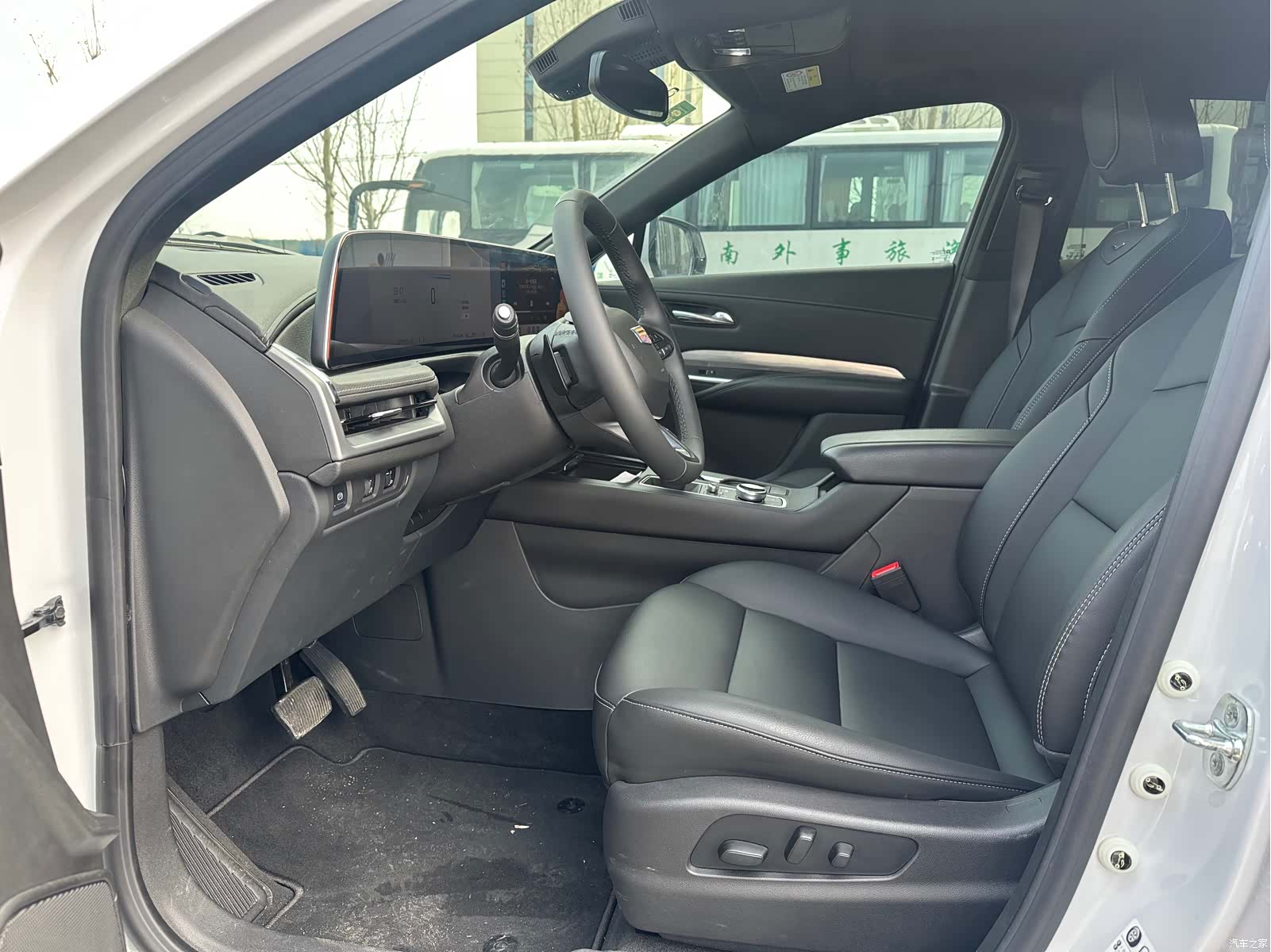 Cadillac XT4, 2025 4