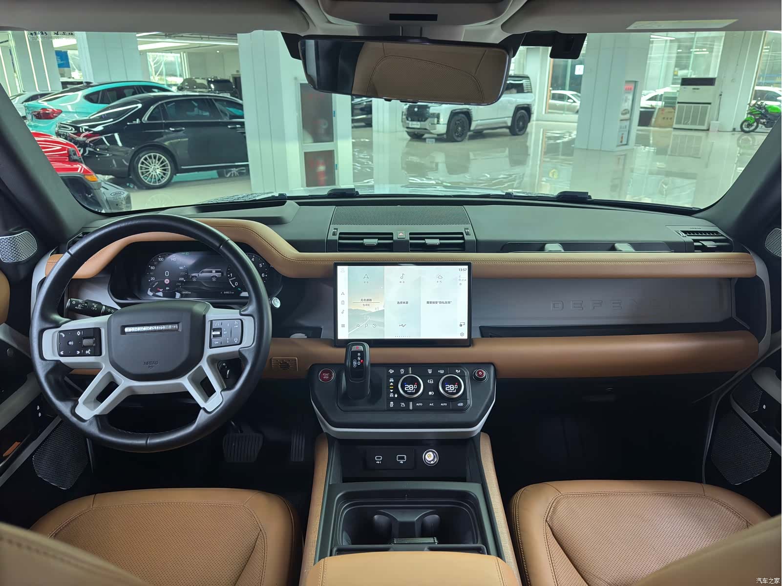 Land Rover Defender, 2023 12