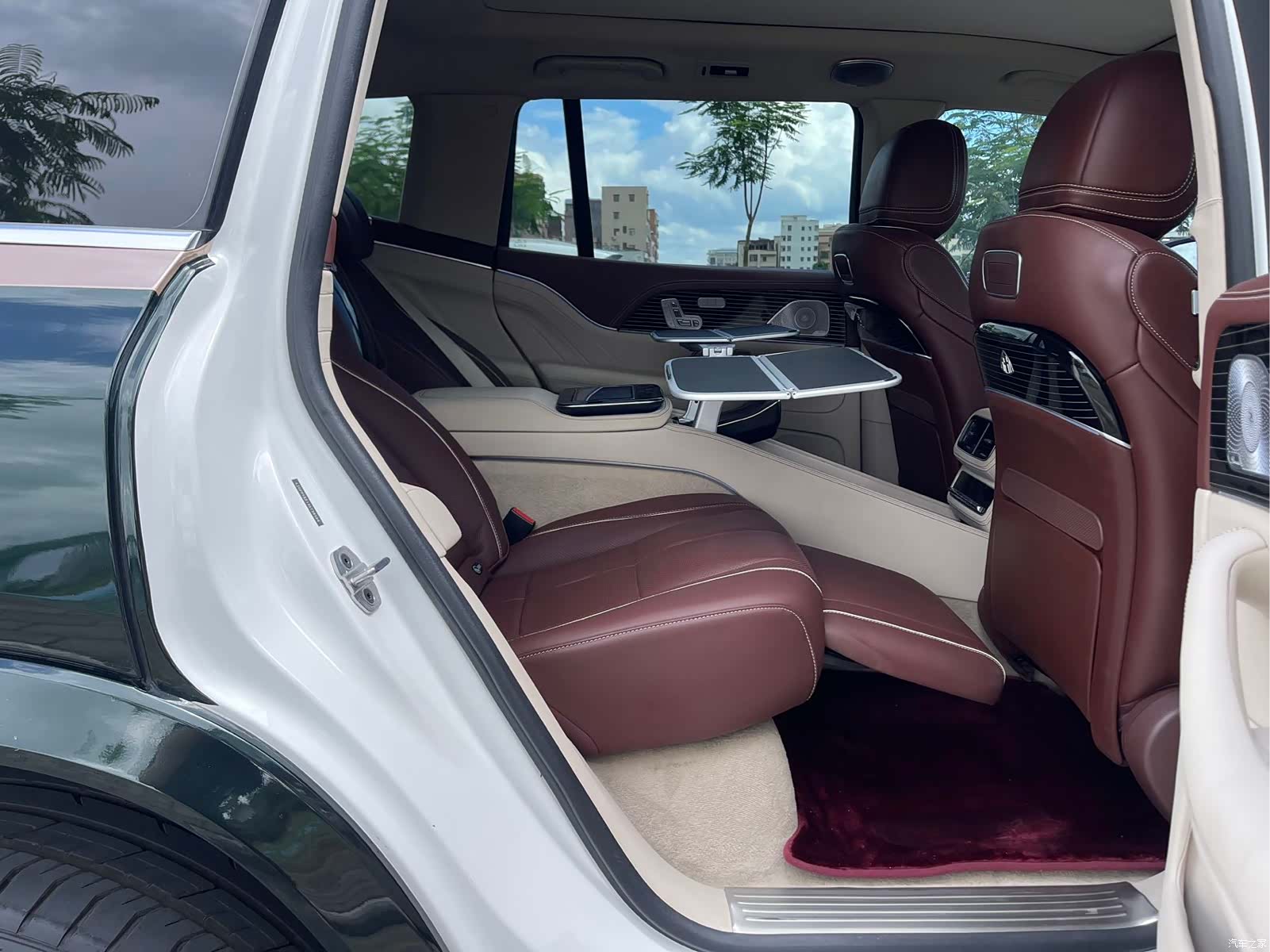 Maybach GLS, 2023 13