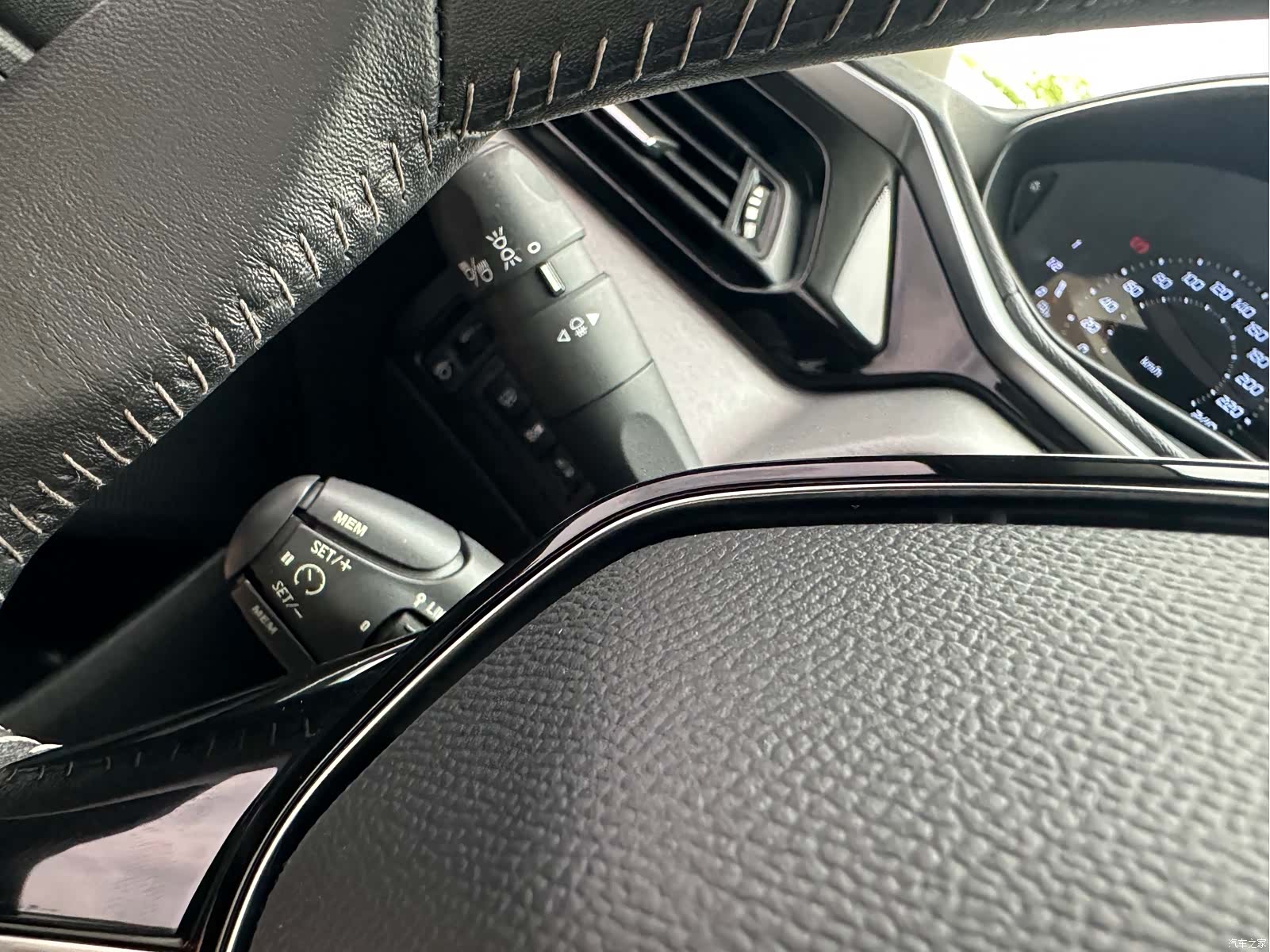 Peugeot 408, 2023 8
