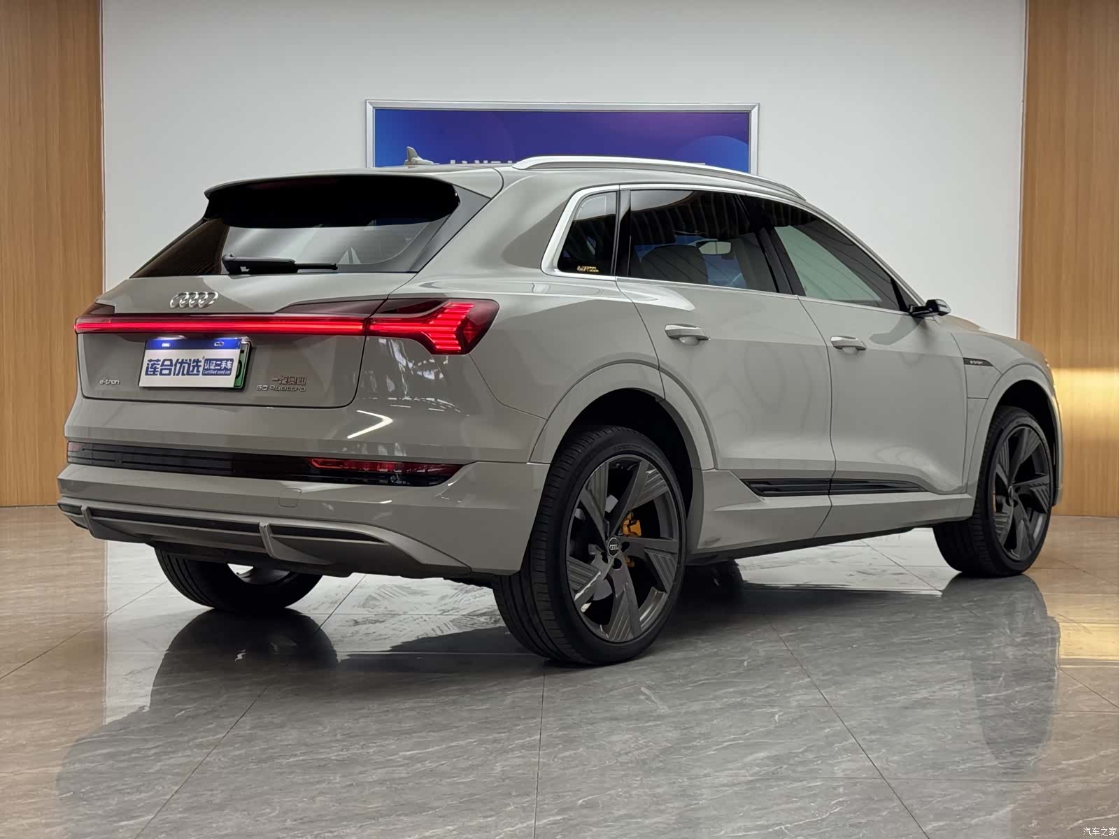 Audi e-tron, 2021 4