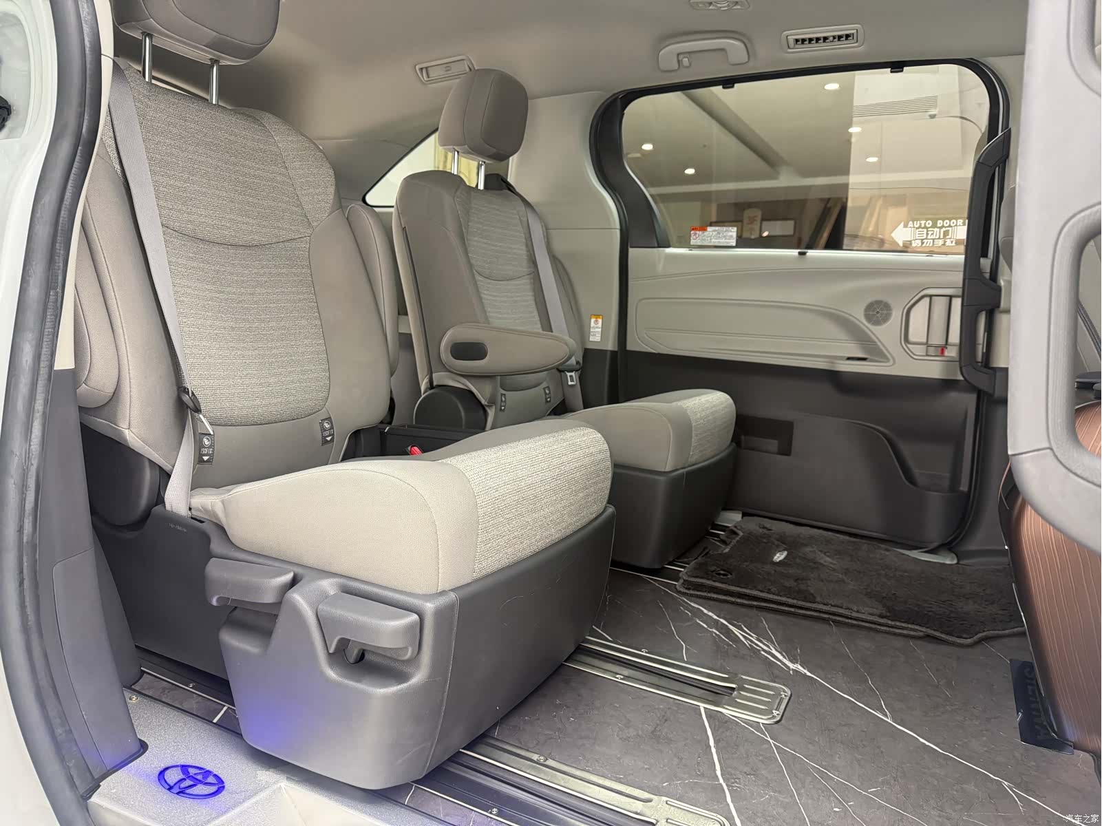 Toyota Sienna, 2023 19