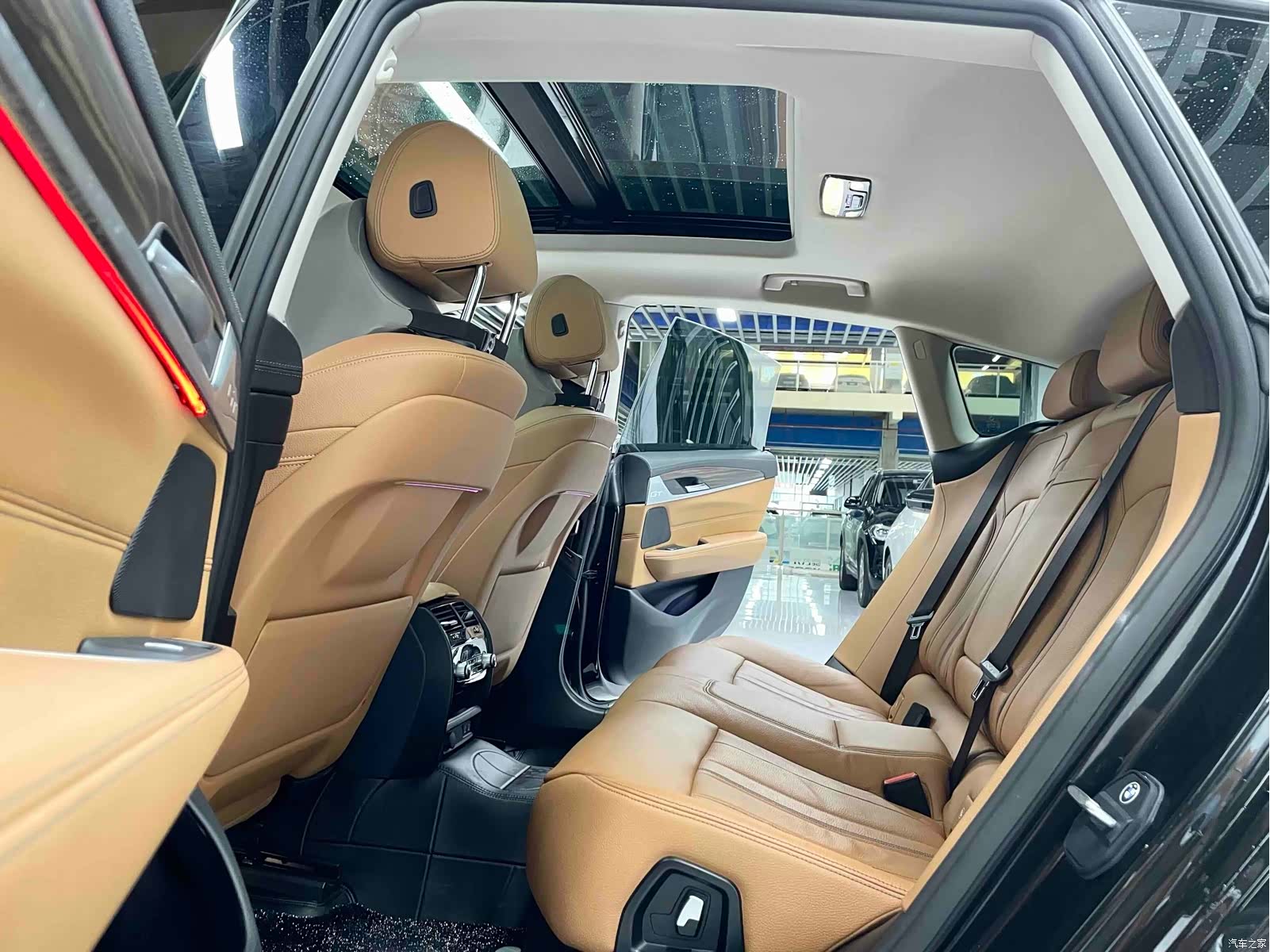BMW 6 Series GT, 2023 15