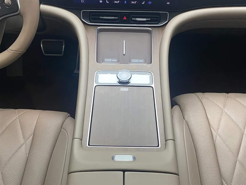 AITO Ask the world M9