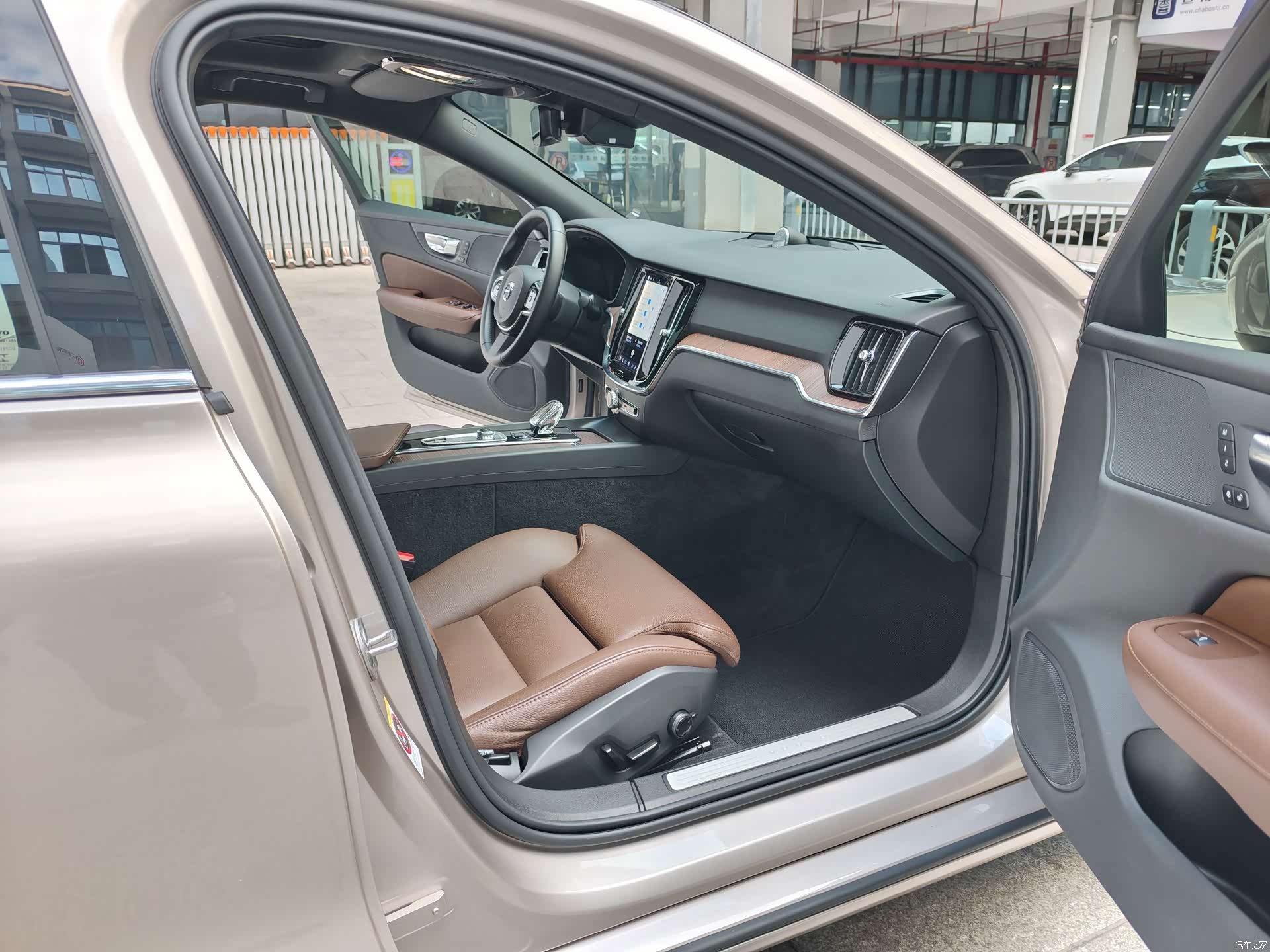 Volvo S60, 2022 11