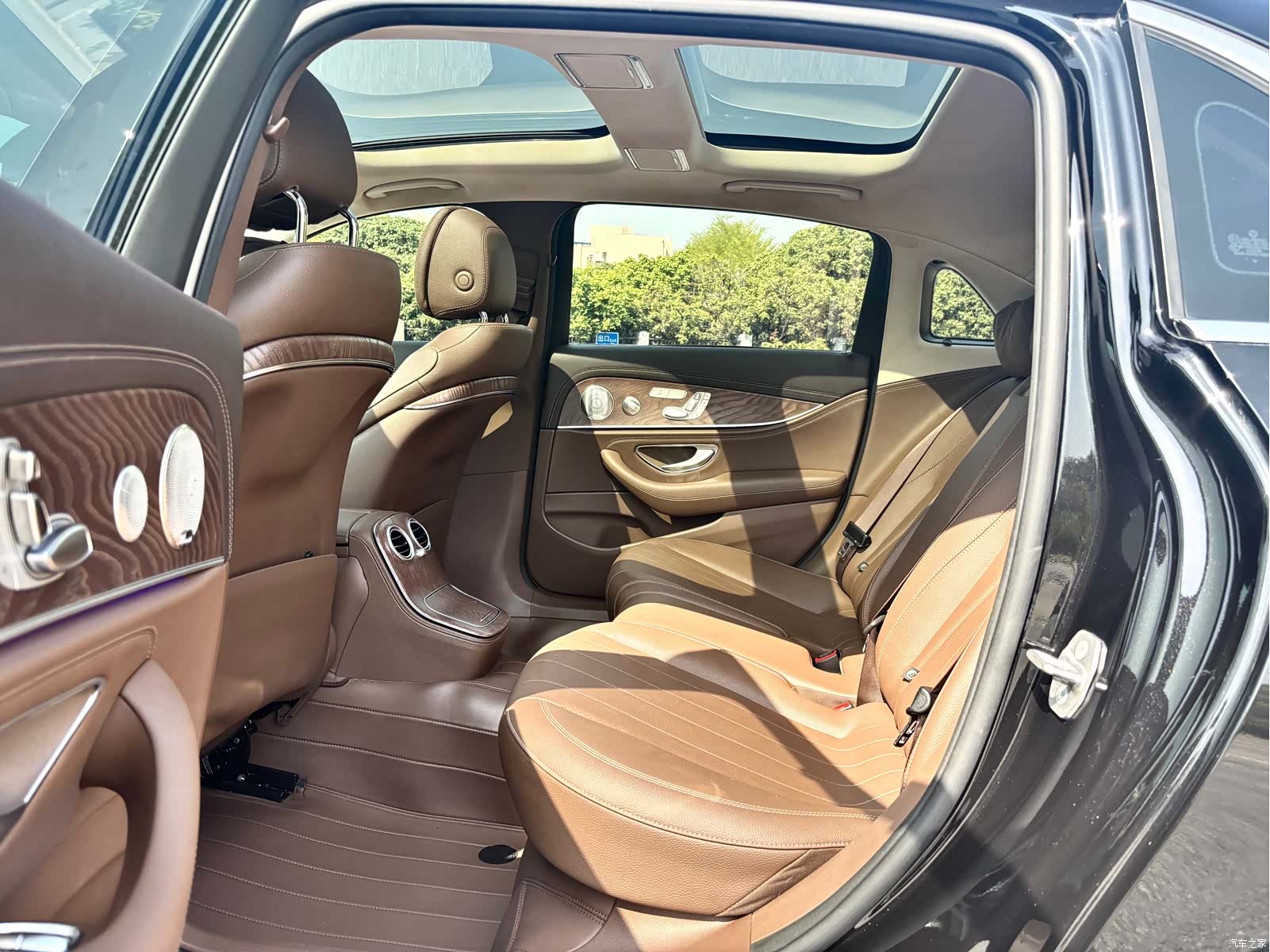 Mercedes-Benz E-Class, 2023 6