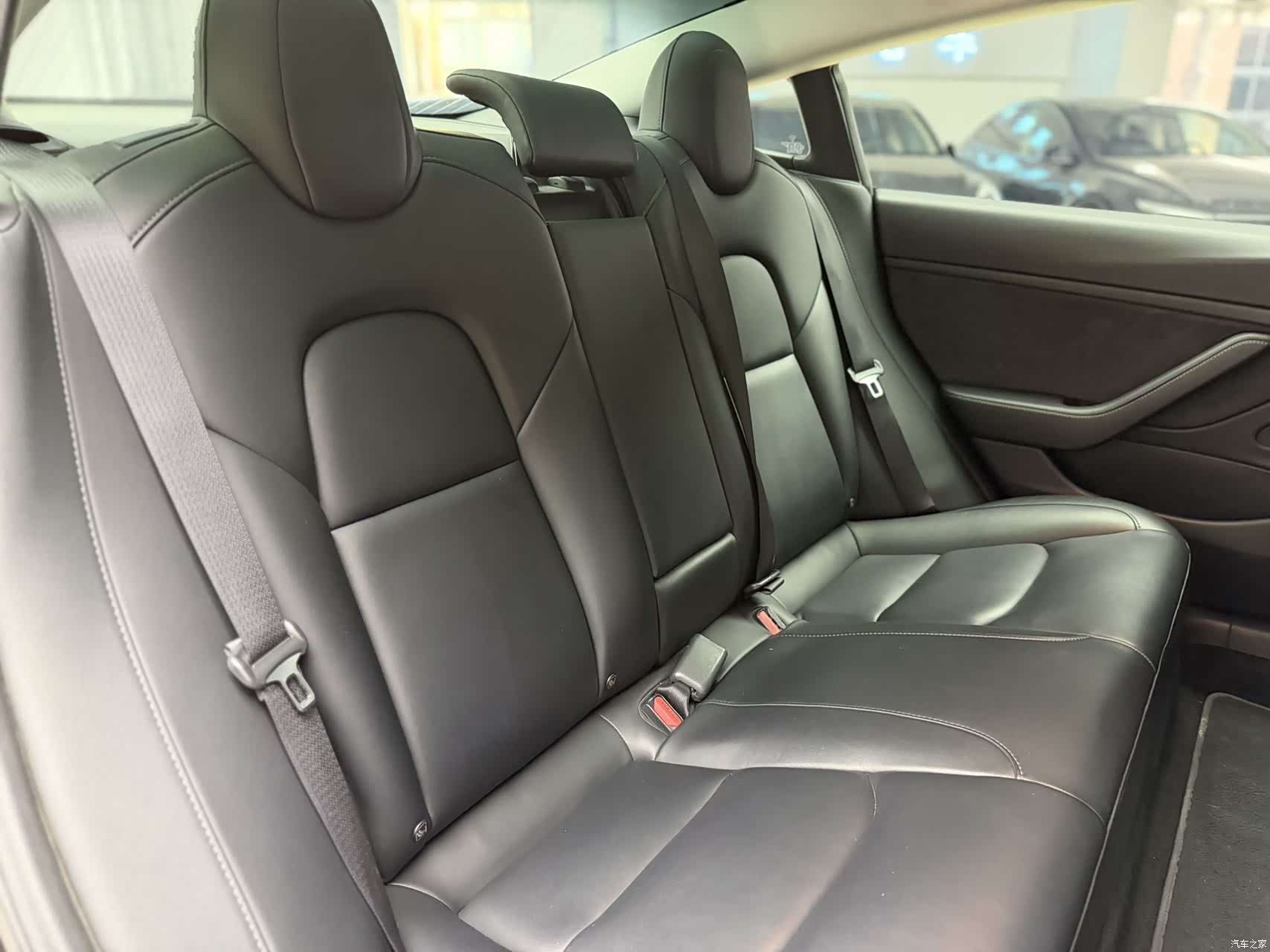 Tesla Model 3, 2019 13