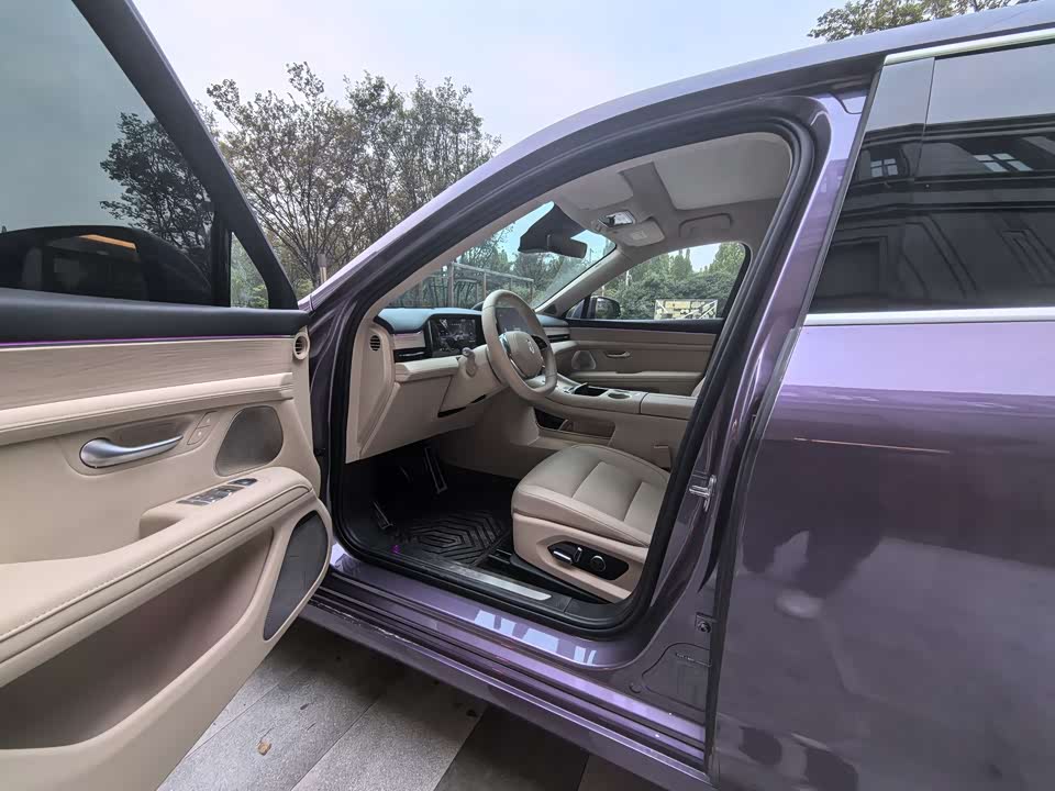 AITO Ask the world M5