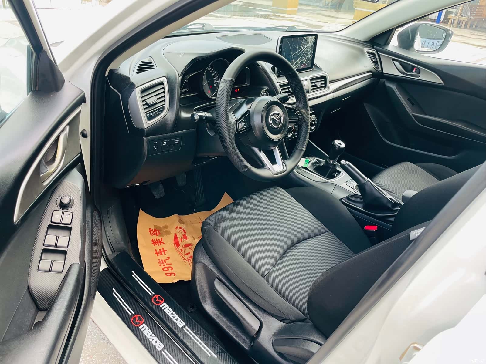 Mazda Mazda3, 2018 все фото