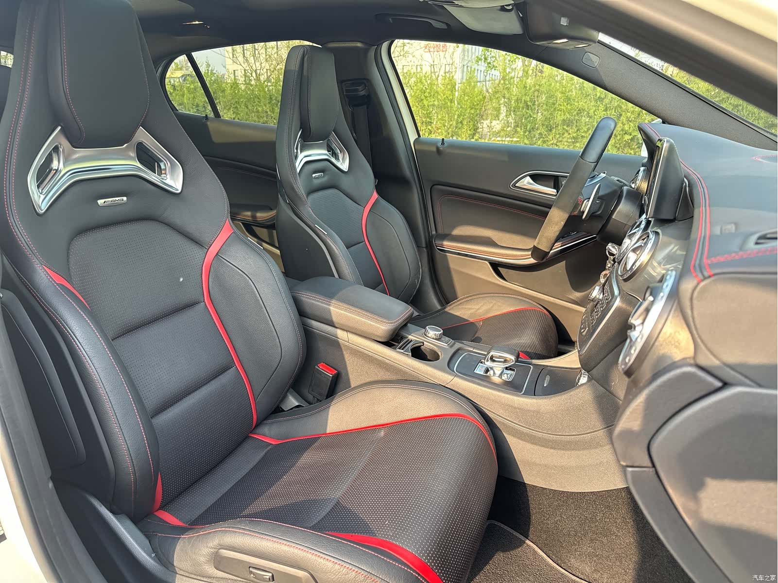 Mercedes-Benz GLA, 2015 40