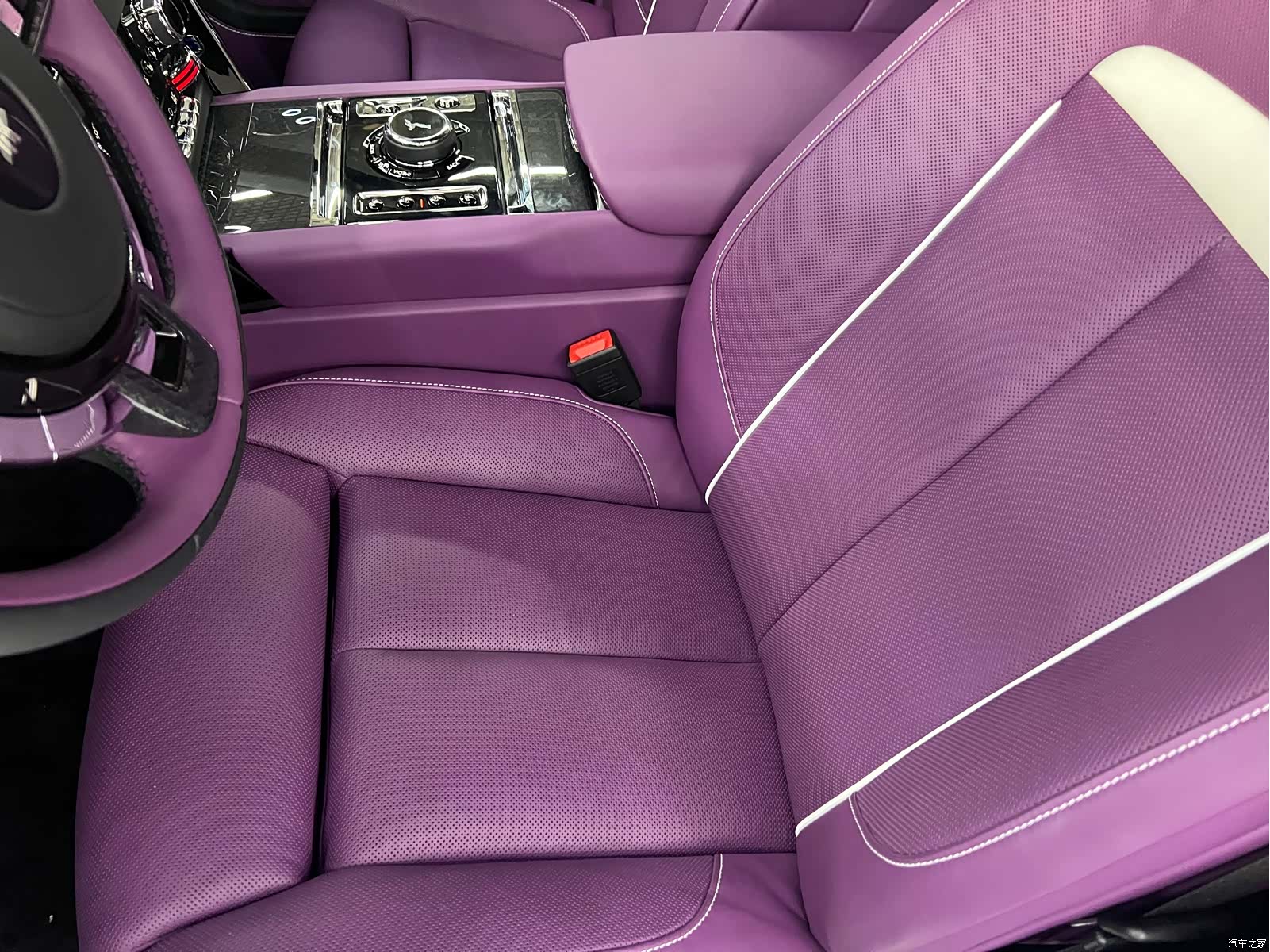 Rolls-Royce Cullinan, 2026 14