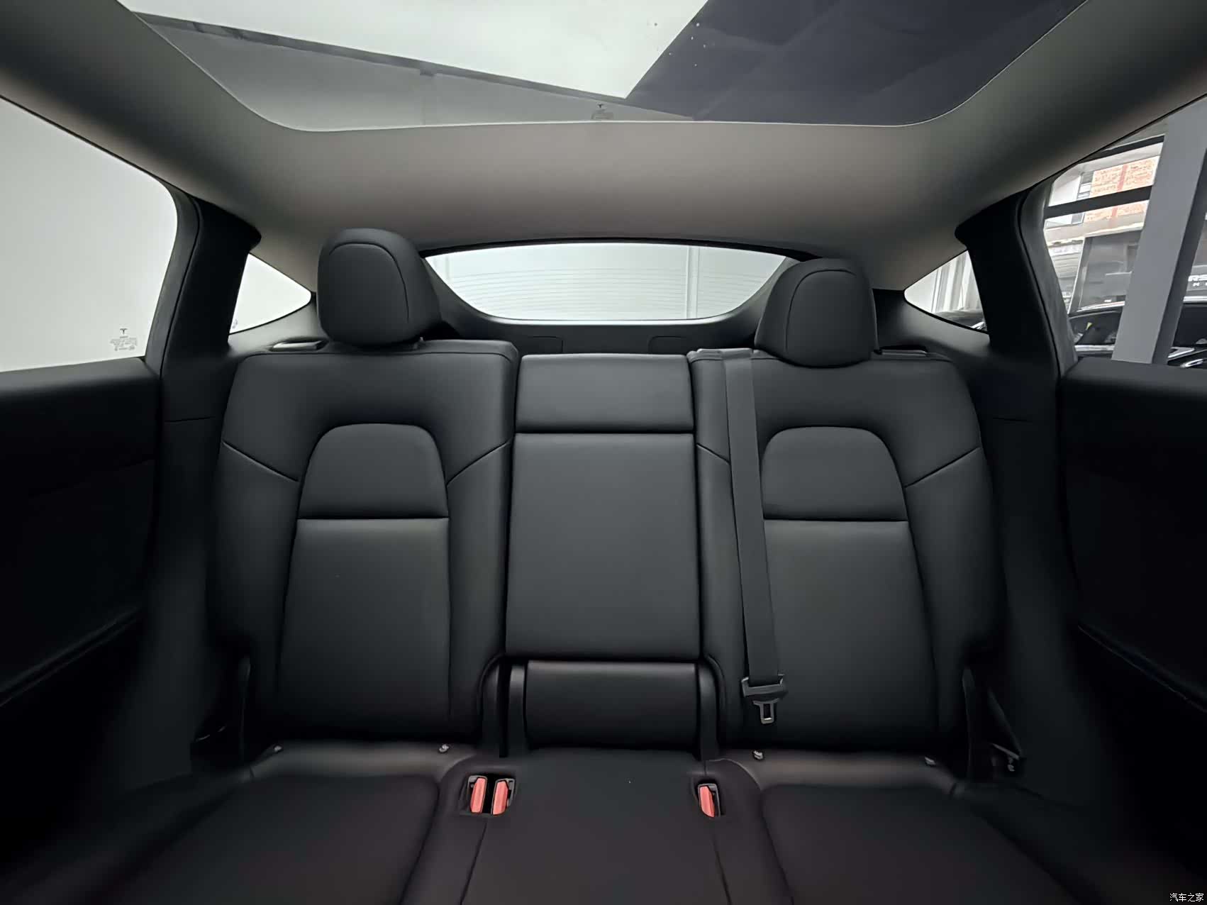 Tesla Model Y, 2022 13