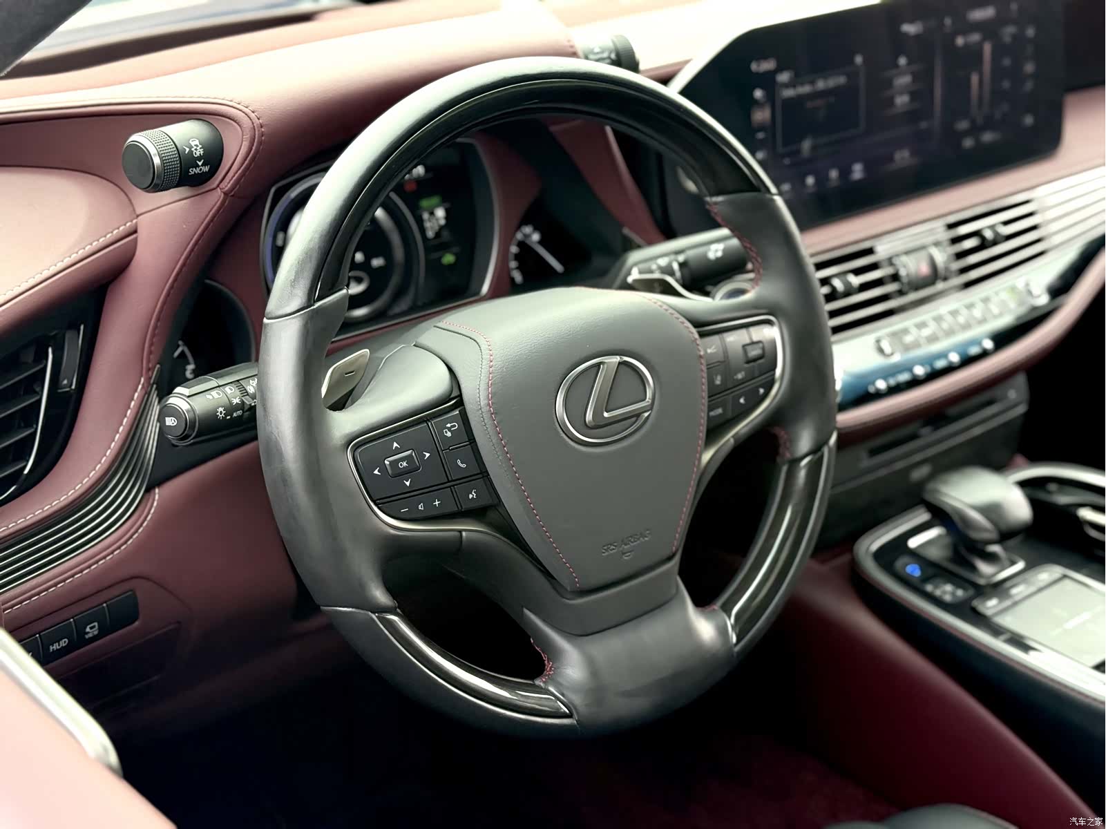 Lexus LS, 2022 14