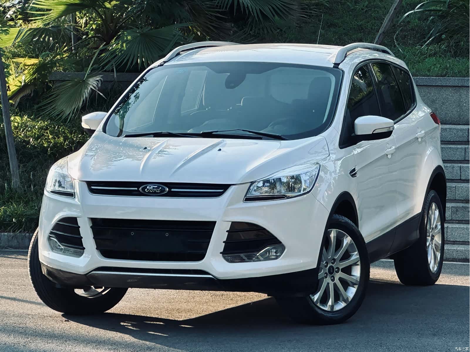Ford Kuga, 2014 1