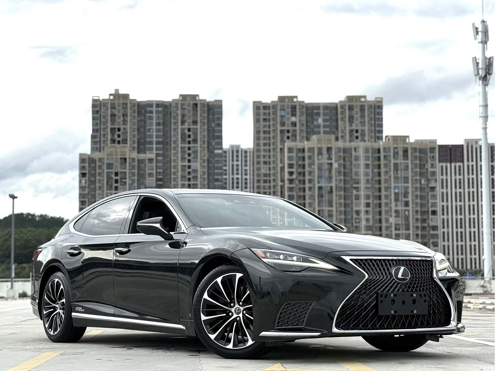 Lexus LS, 2022 4