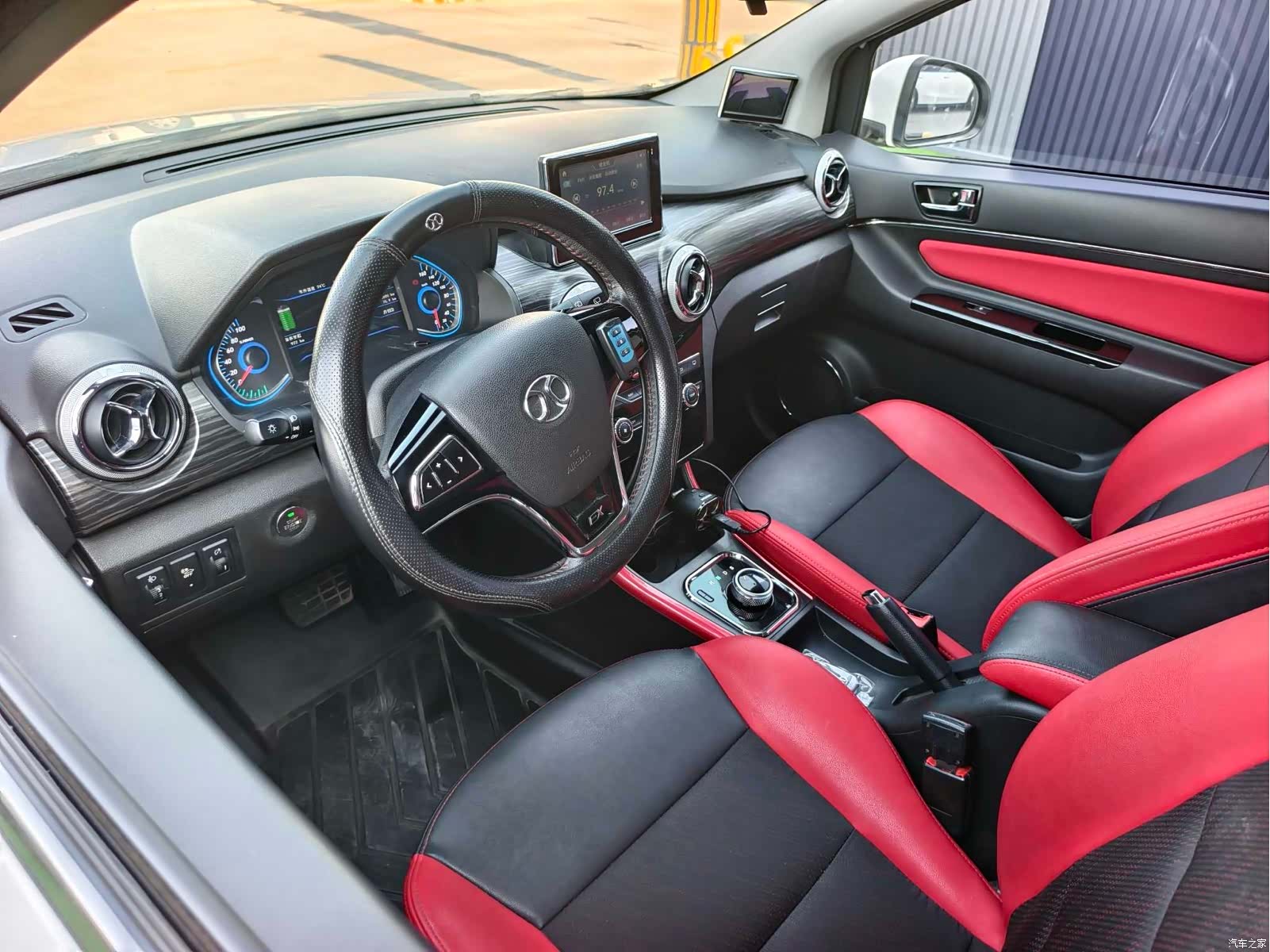 BAIC EX360, 2018 11