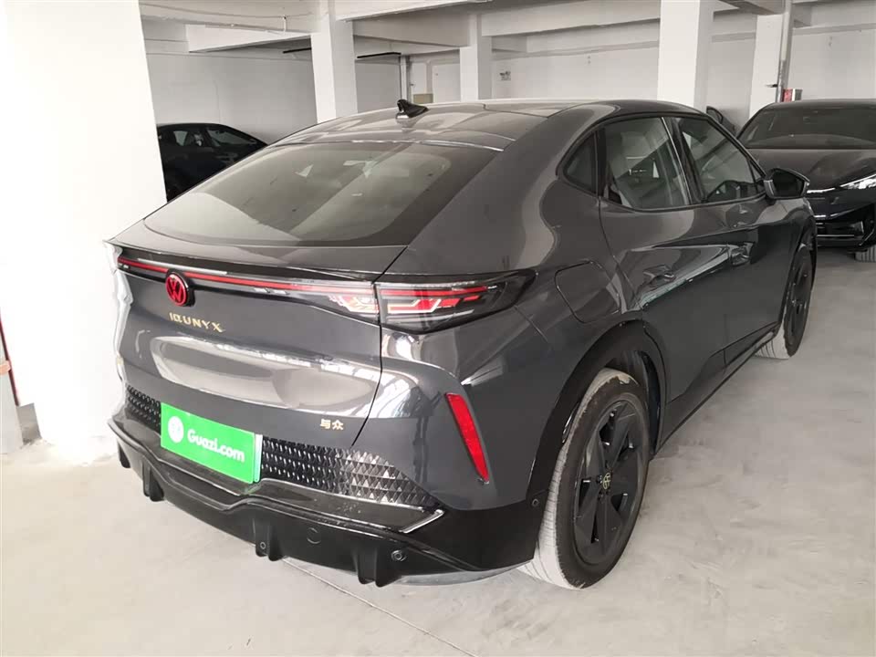 Volkswagen With the crowd 06