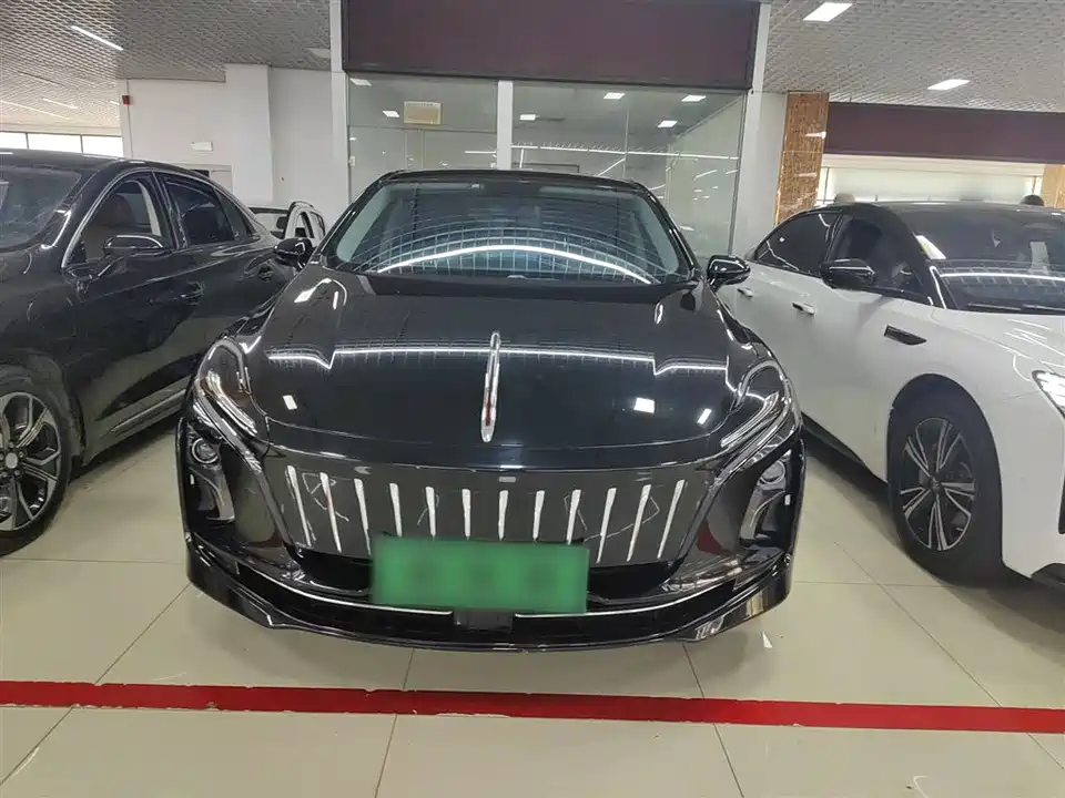 Hongqi E-QM5