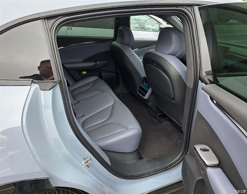 Xpeng G7, 2025 8