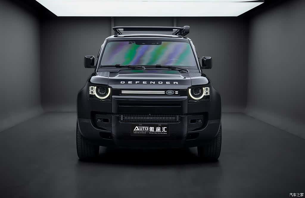 Land Rover Defender, 2023 2