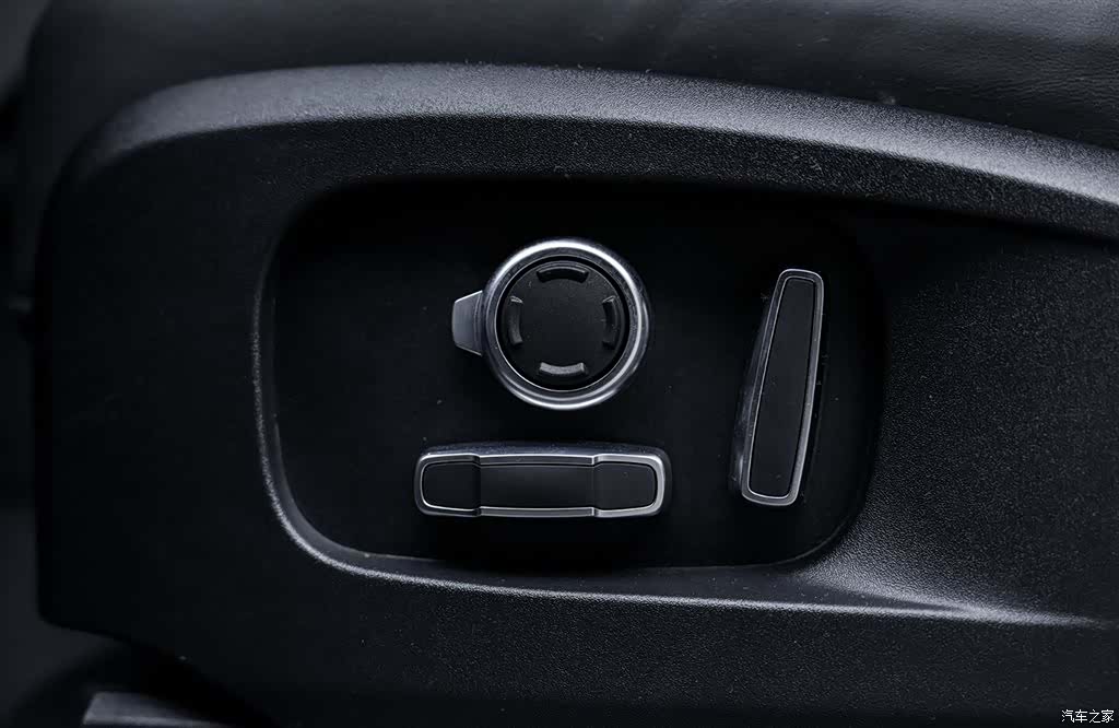 Land Rover Defender, 2023 25