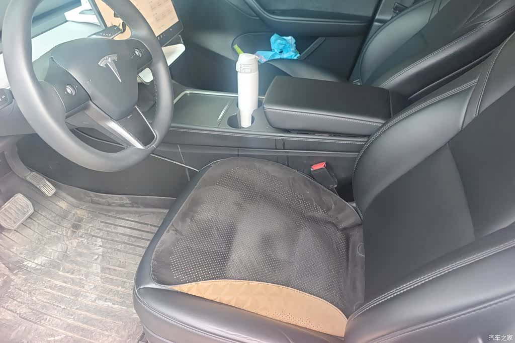 Tesla Model Y, 2024 9