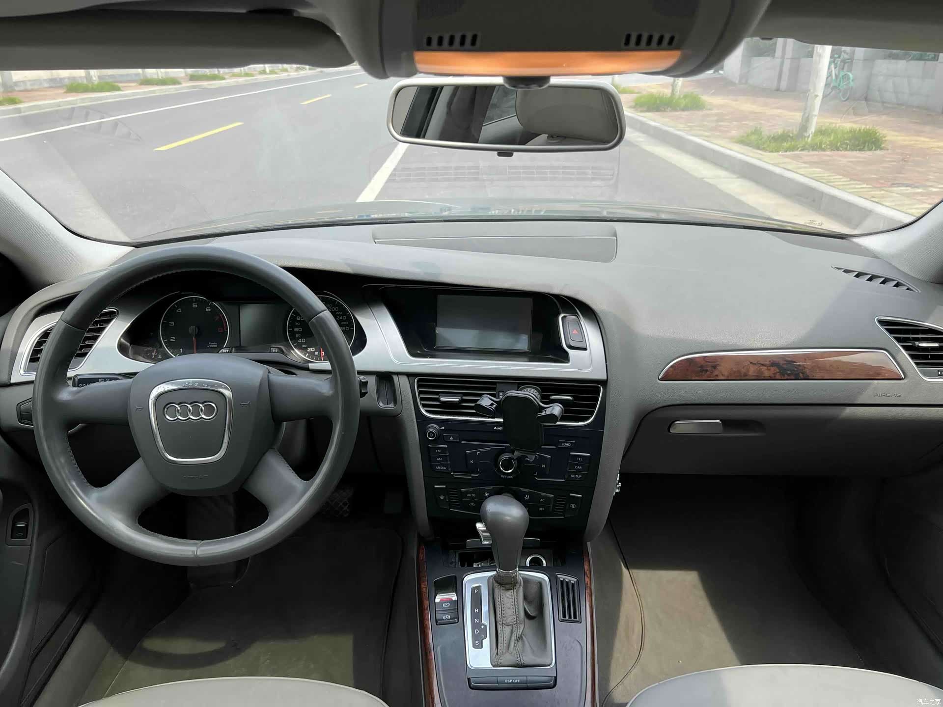 Audi A4L, 2010 6