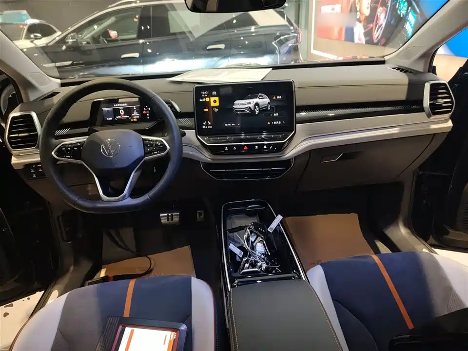 Volkswagen ID.6 CROZZ