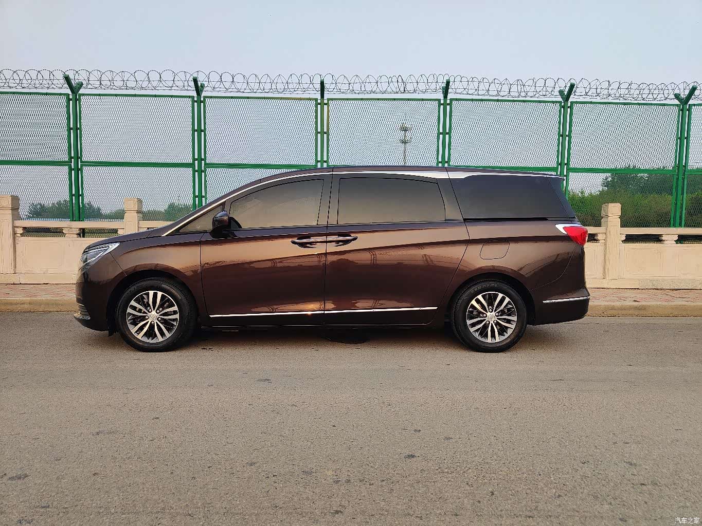 Buick GL8, 2019 15
