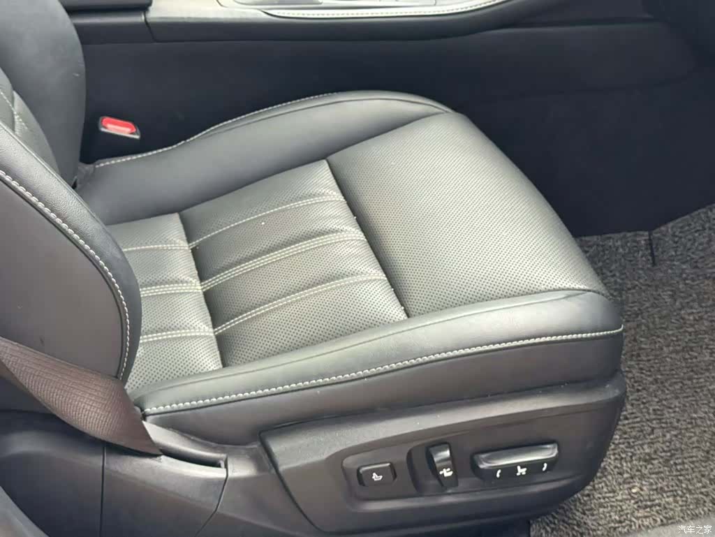 Lexus ES, 2016 6
