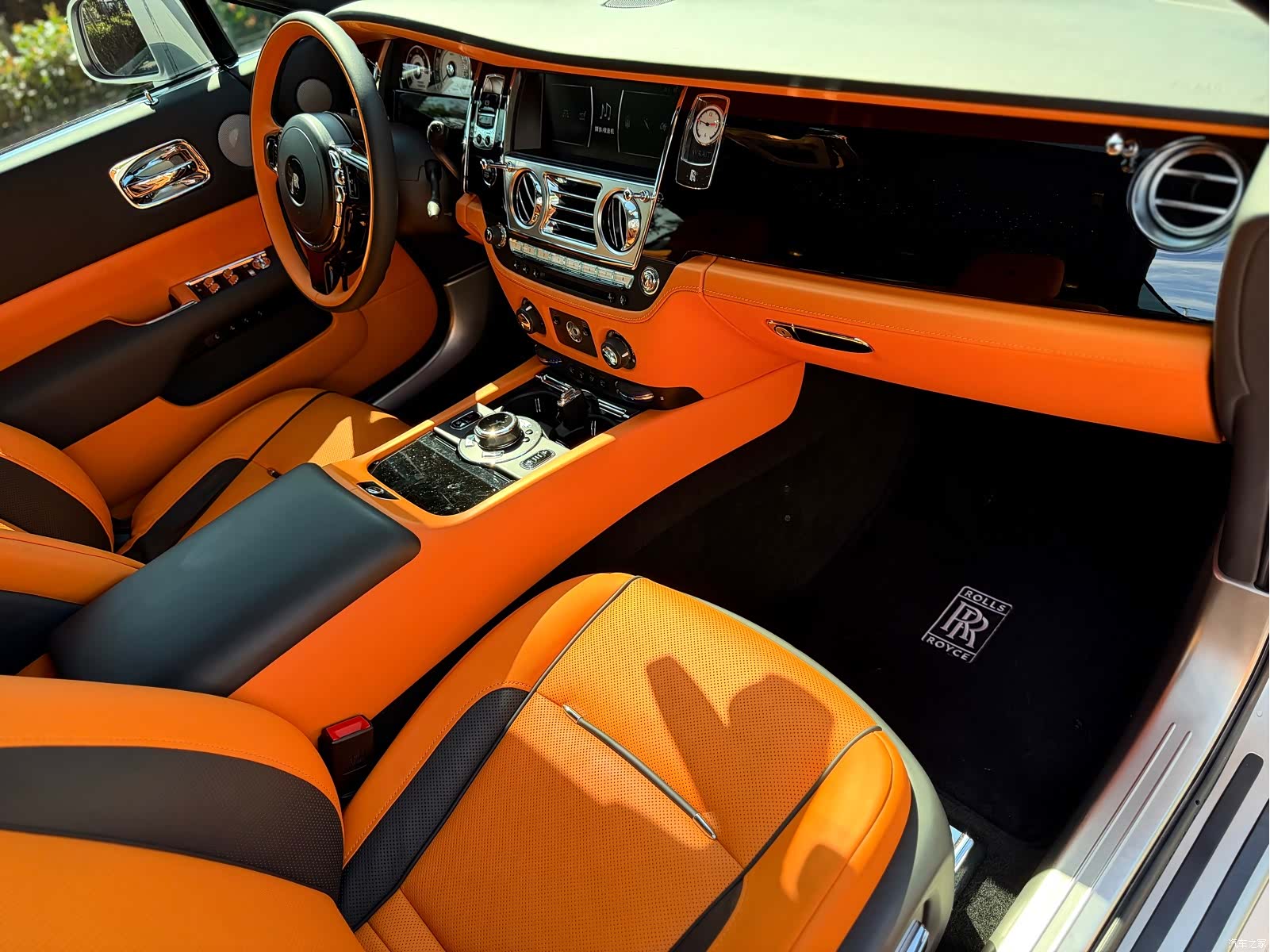 Rolls-Royce Wraith, 2014 16