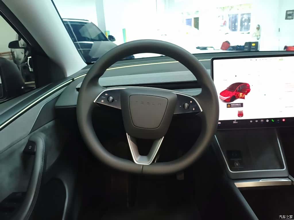 Tesla Model Y, 2025 7