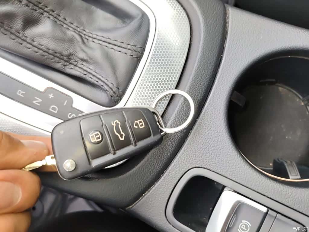 Audi Q3, 2015 9