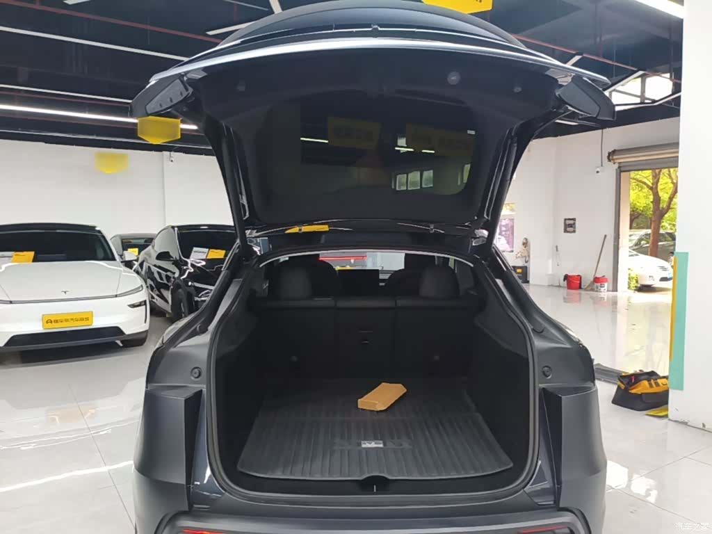 Tesla Model Y, 2025 15
