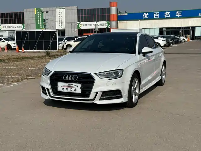 Audi A3 2018 — купить из Китая под заказ