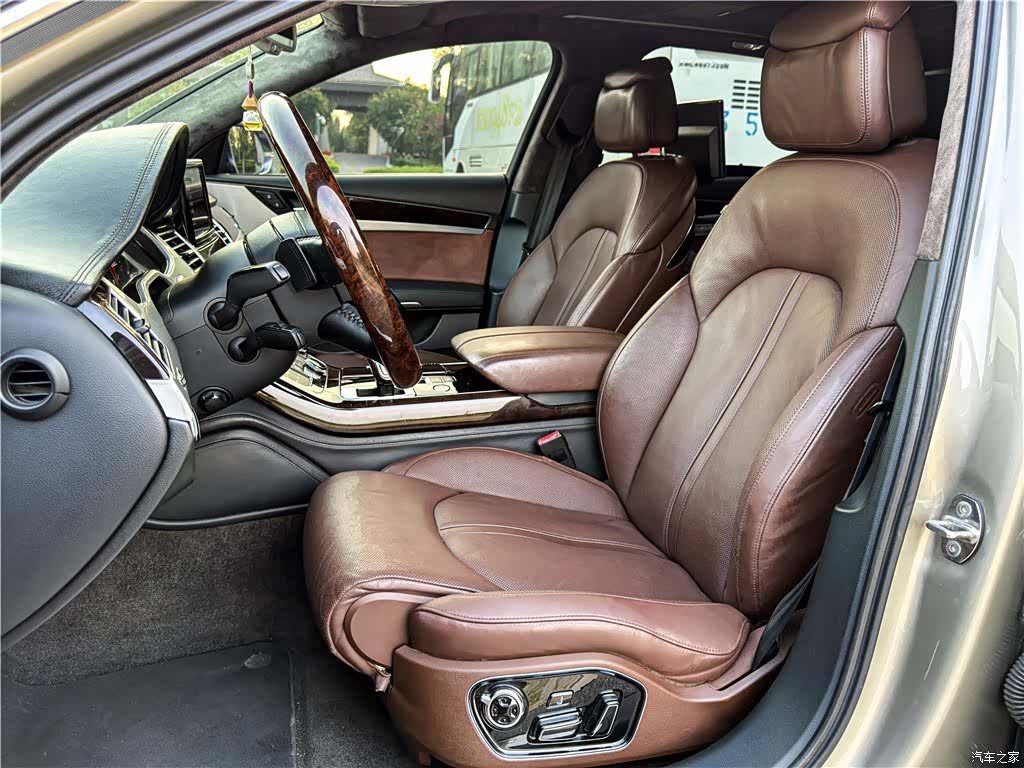 Audi A8L, 2013 7