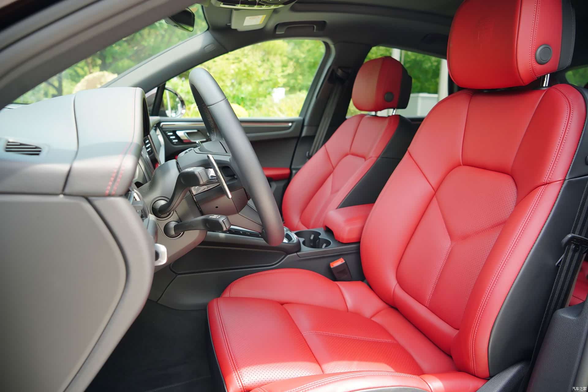 Porsche Macan, 2026 13