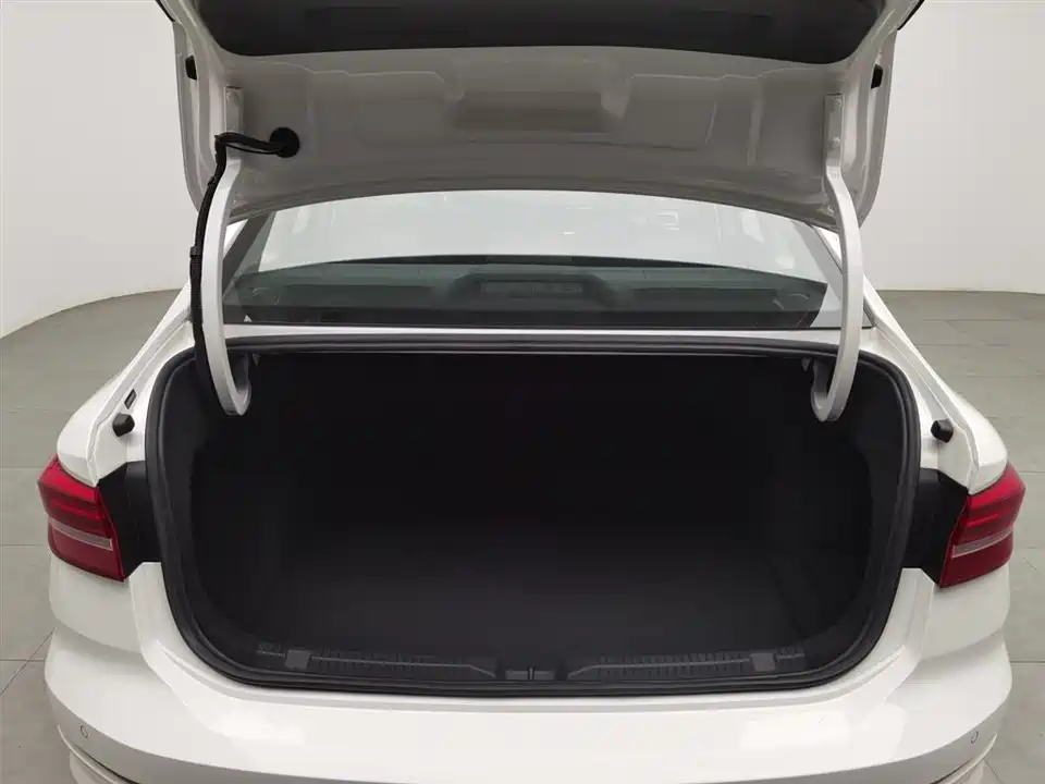 Volkswagen Lavida Pure Electric